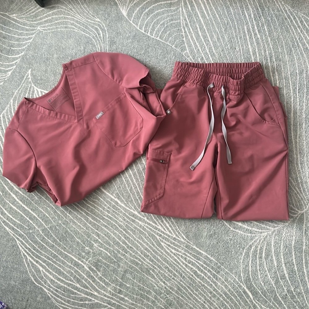 Figs Technical Collection Dusty Rose Joggers